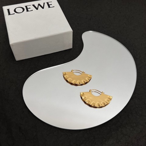 loew* scallop 귀걸이