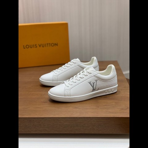 lv 남성 스니커즈